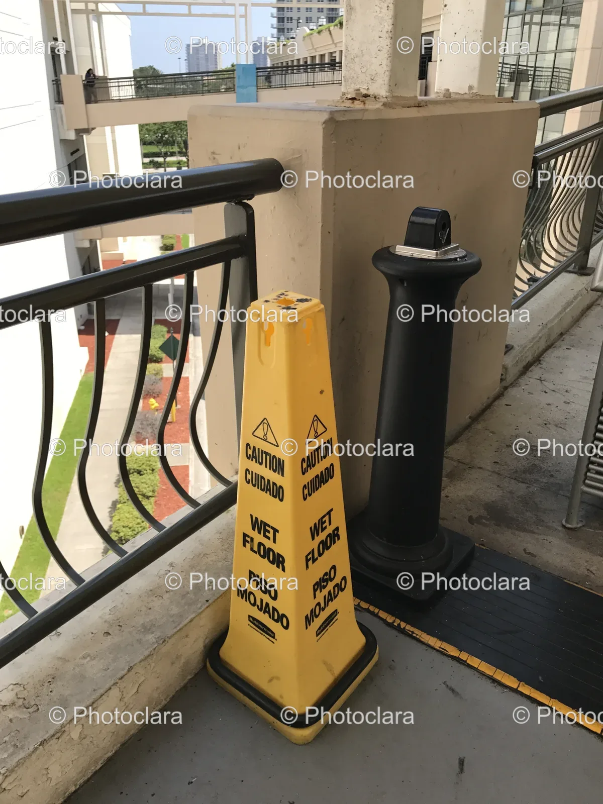 Caution-Wet-Floor-Sign.jpg