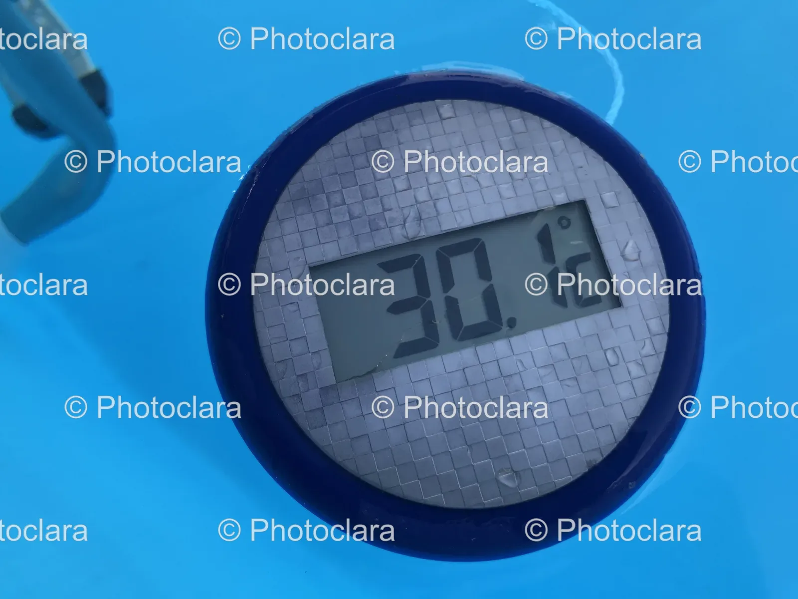 digital-thermometer-in-water-30.1.jpg