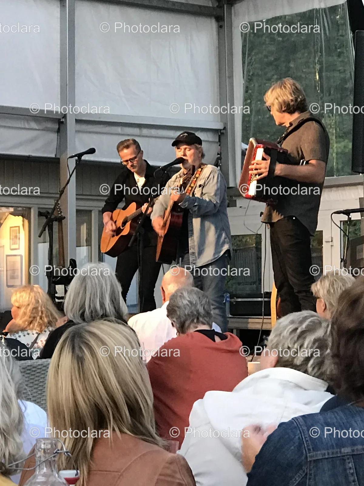 energetic-band-performance.jpg