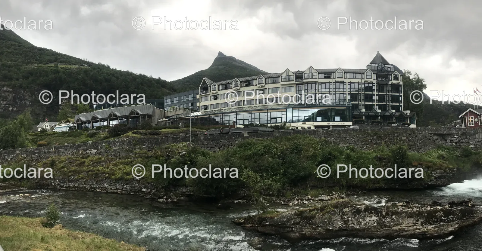 Hotel-Union-by-the-River.jpg