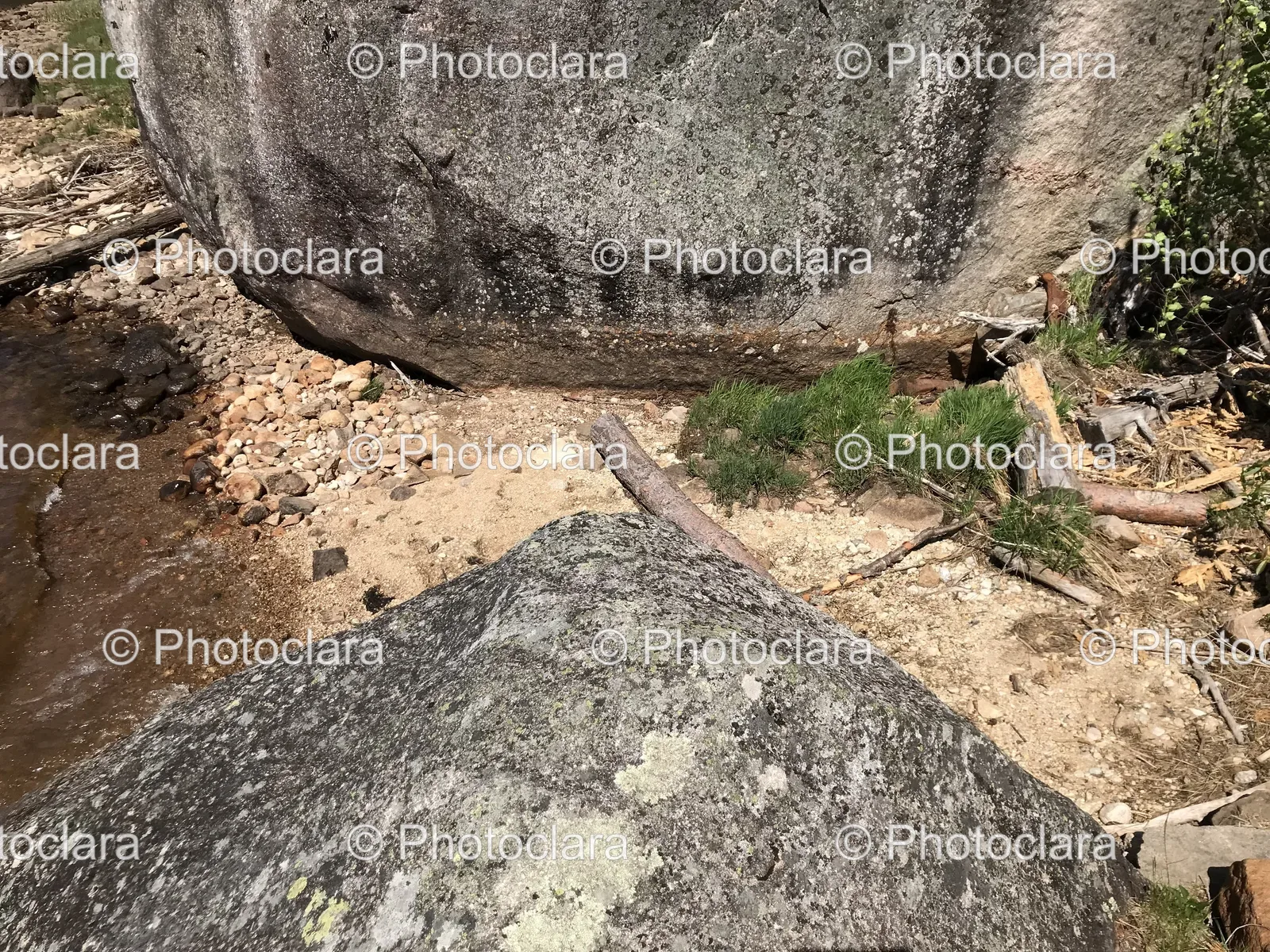 rock-and-dirt-landscape.jpg