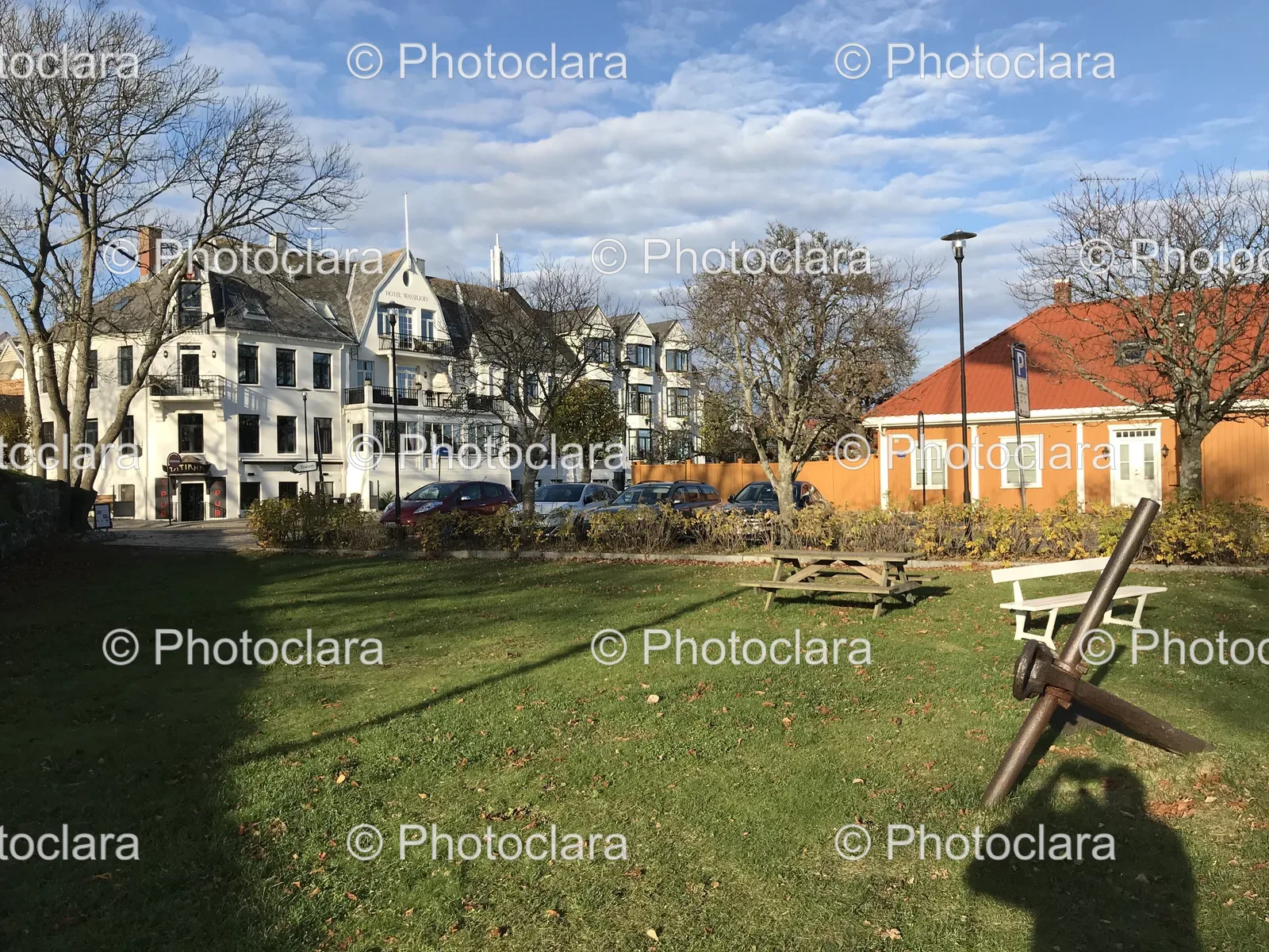 tranquil-park-with-hotel-wassilioff.jpg