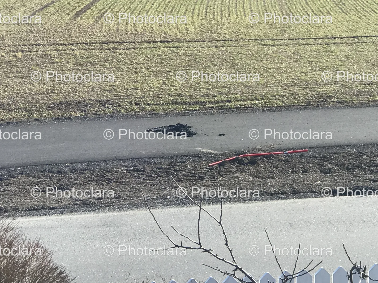 road-with-hole-in-ground.jpg