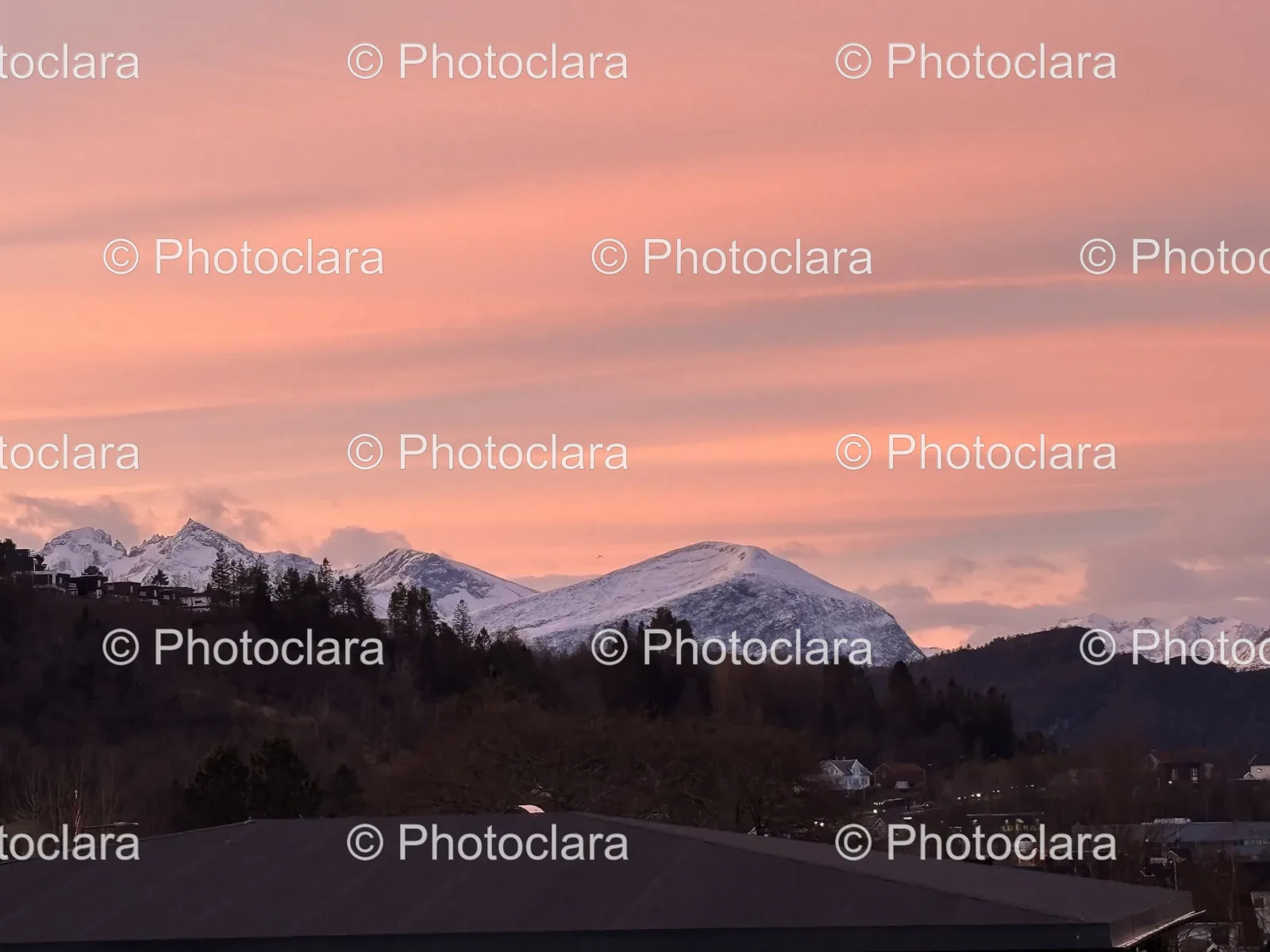 Majestic-Snowy-Mountains-at-Dusk.jpg