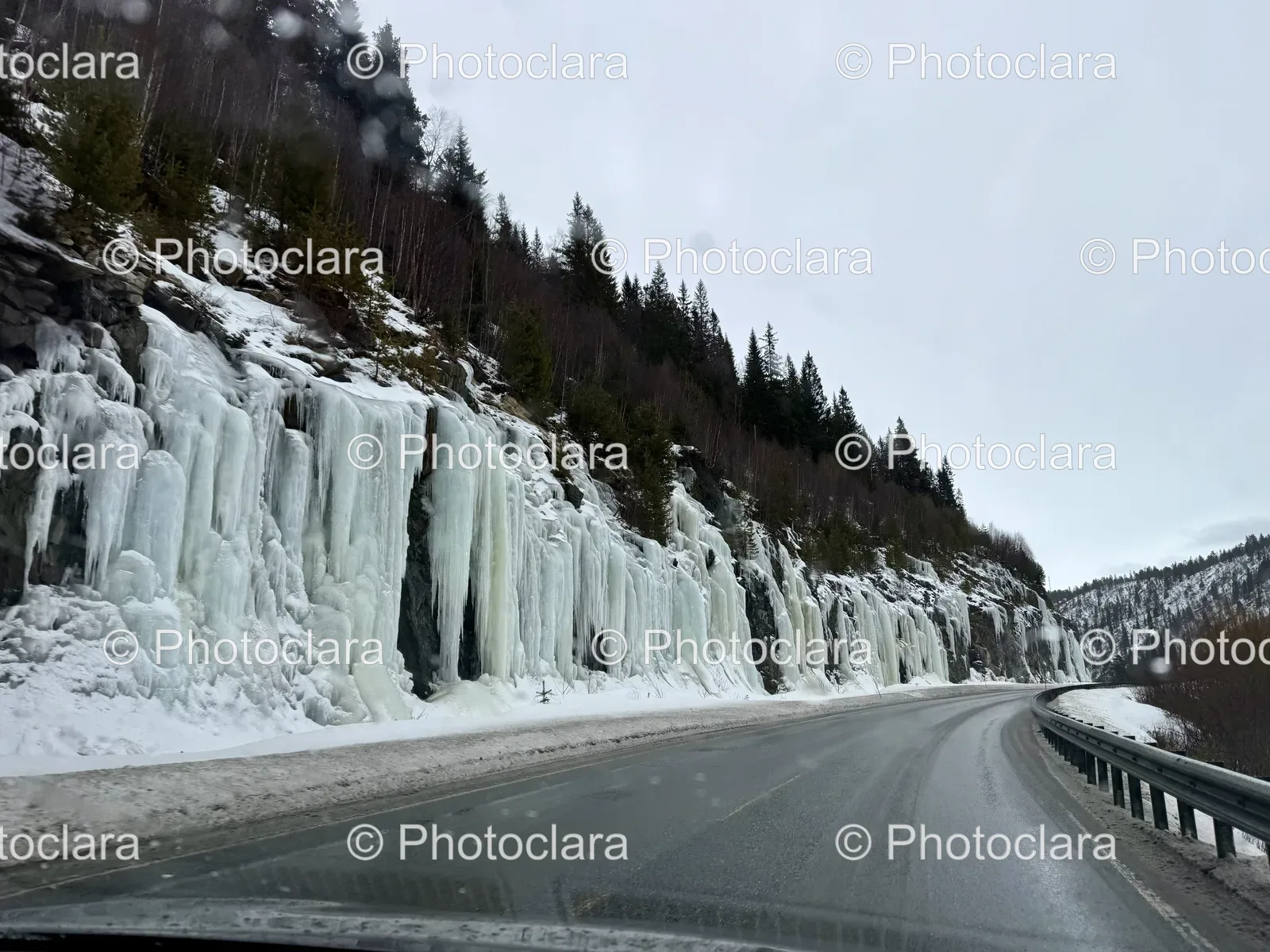 Winter-Road-and-Icicles.jpg