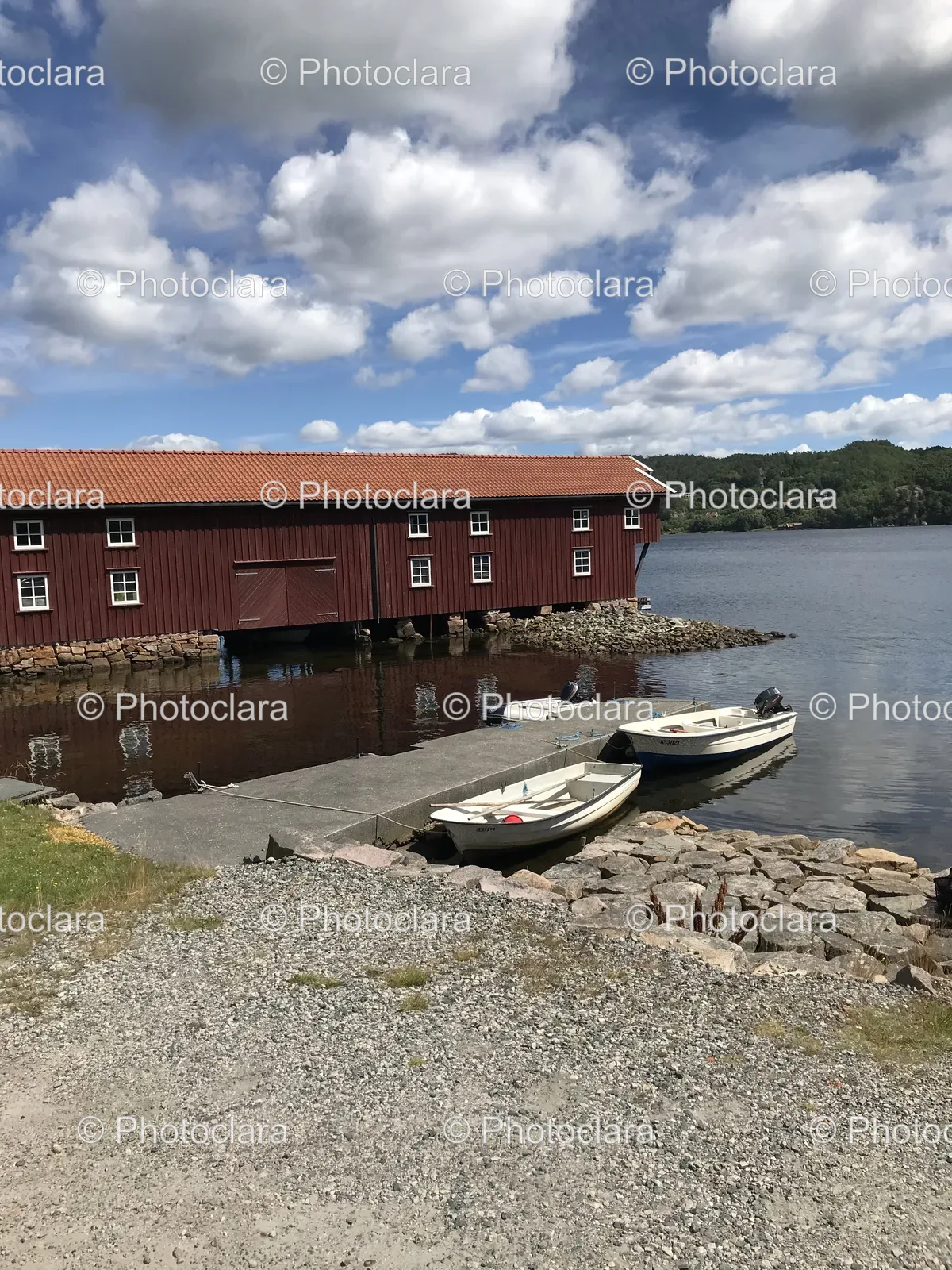 Building-with-Boats-on-Water.jpg