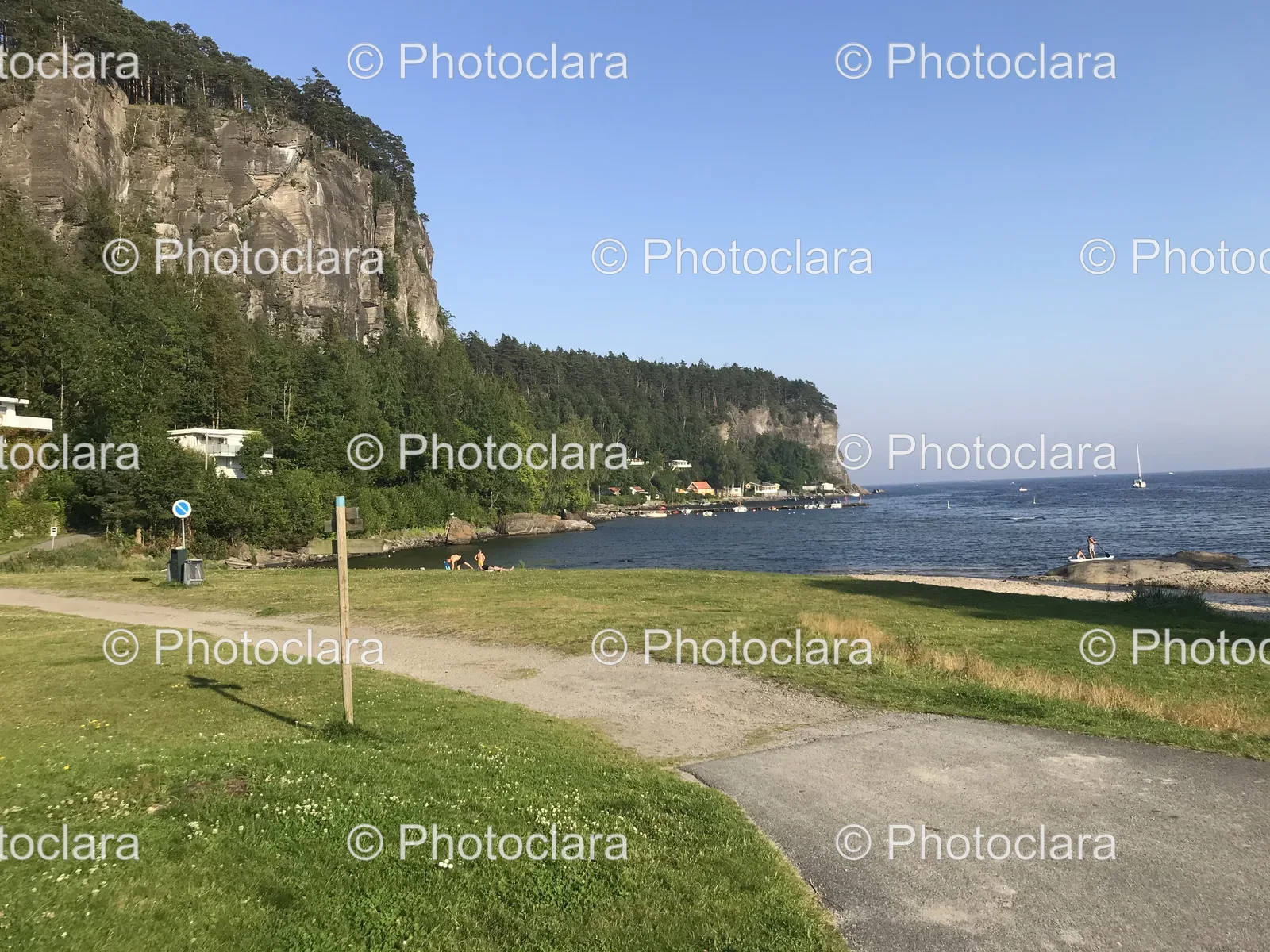 path-by-the-waterfront.jpg