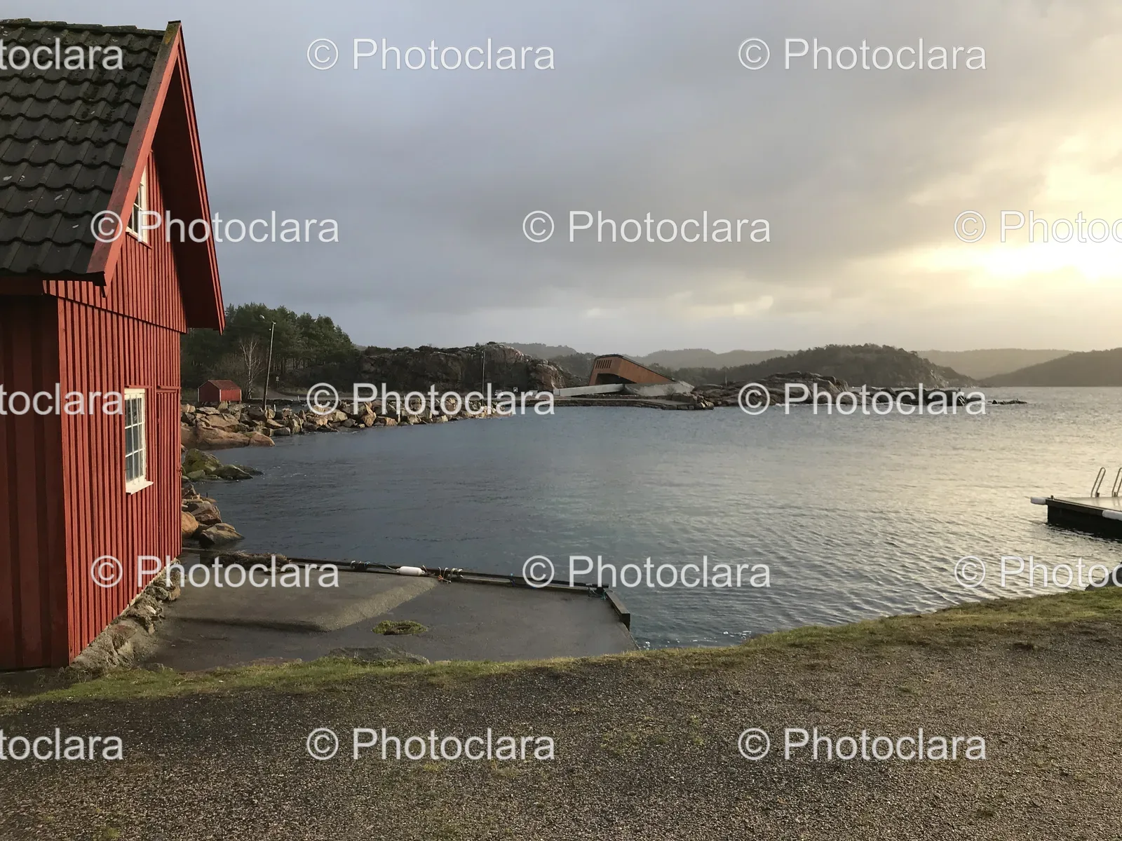 Red-House-by-the-Lake.jpg