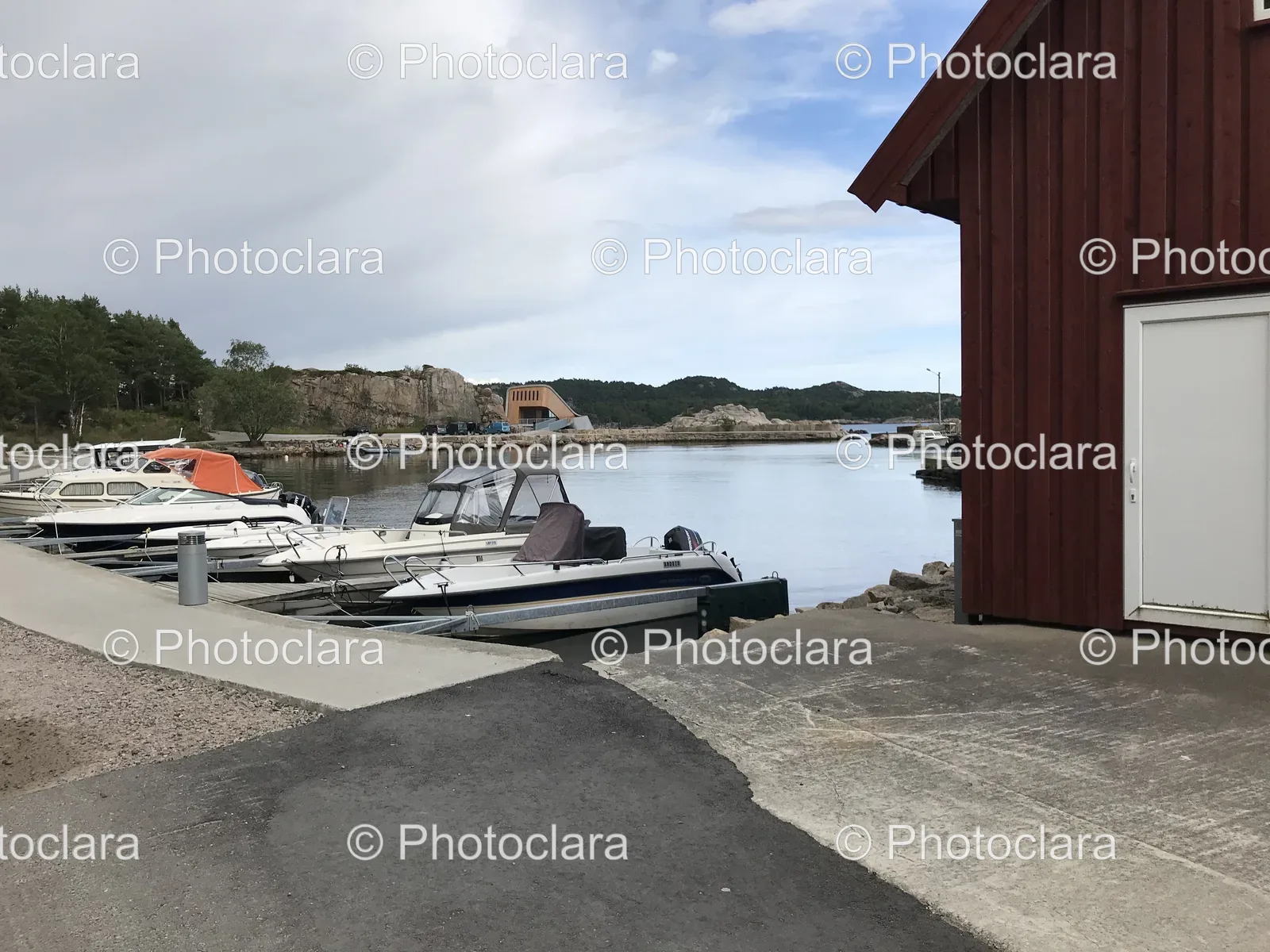 Boats-Parked-on-the-Water.jpg