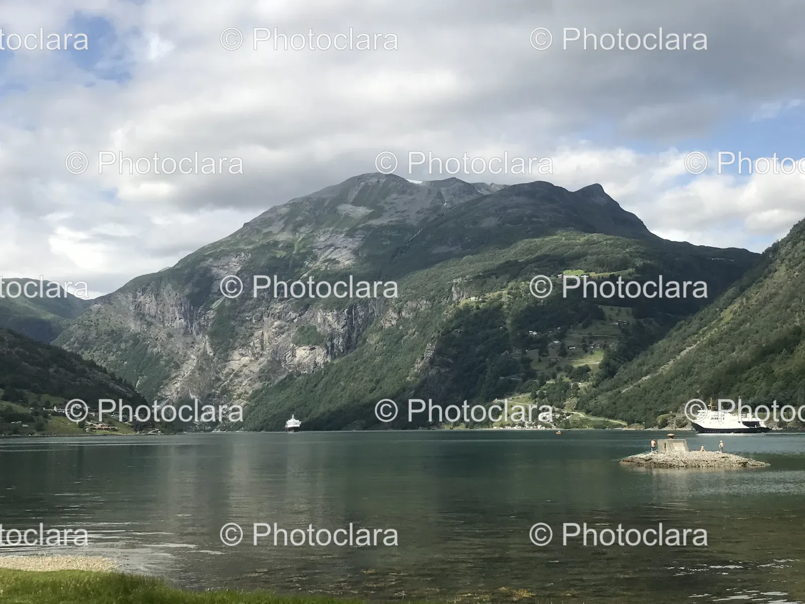 majestic-mountain-by-the-water.jpg