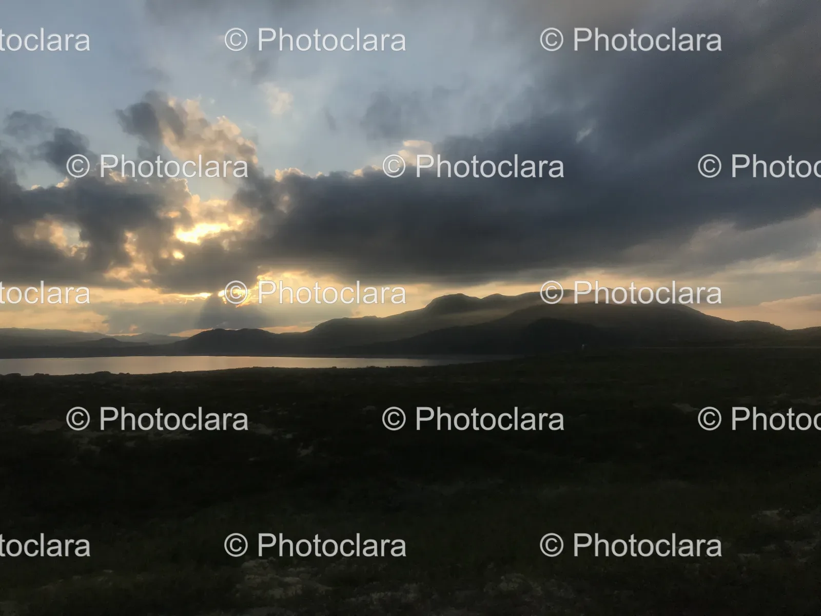 serene-mountain-lakescape.jpg