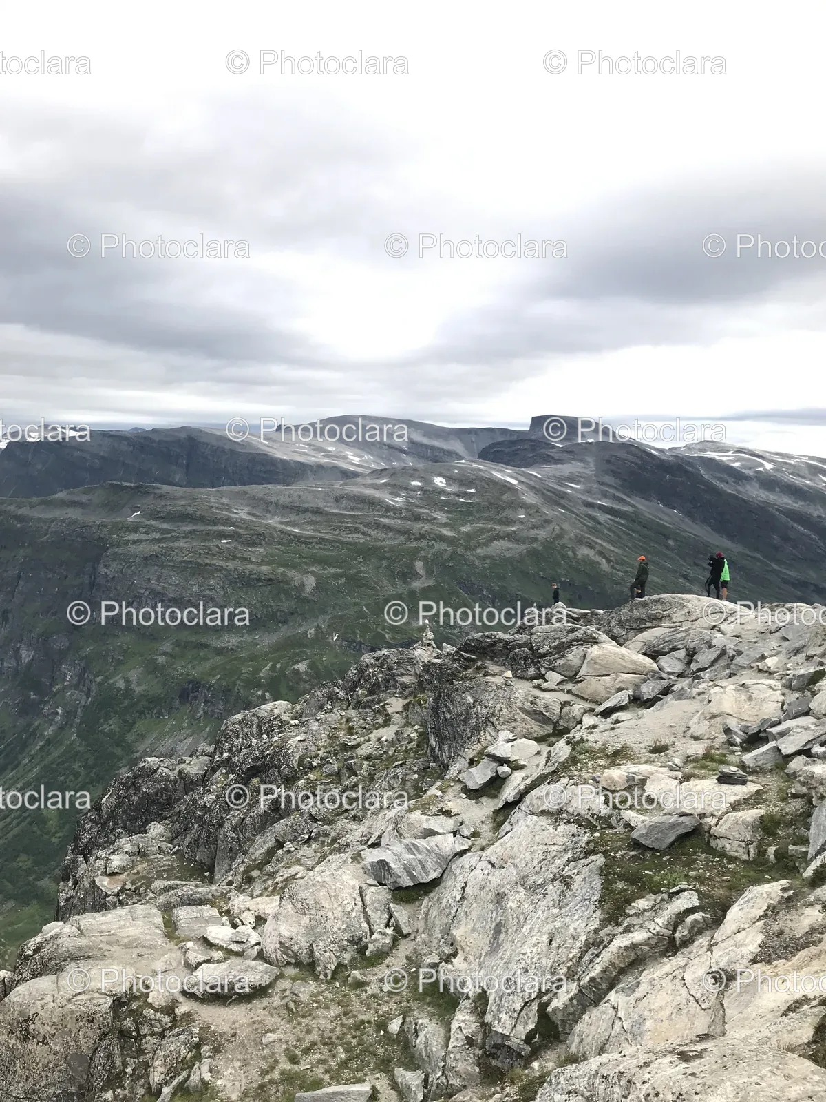 Adventurers-on-Rocky-Mountain.jpg