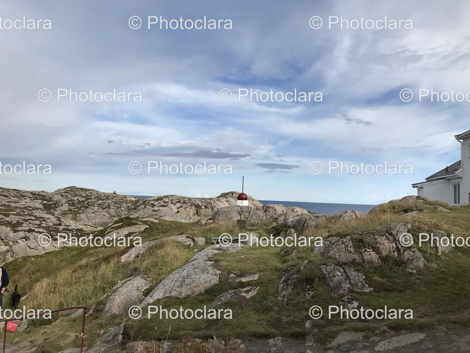 rocky-hill-white-red-dome.jpg