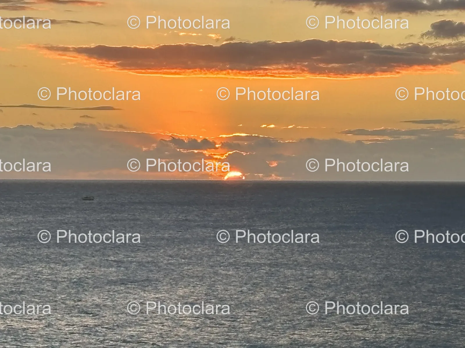 mesmerizing-sunset-over-ocean.jpg