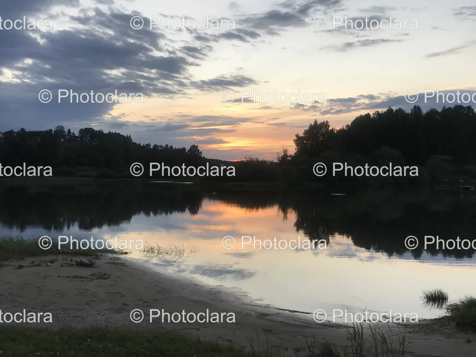 Serene-Sunset-by-the-Water.jpg