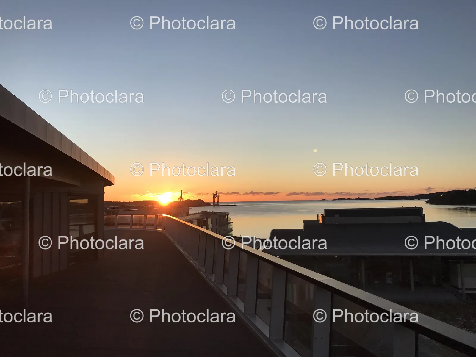 Sunset-Over-Water-with-Horizon.jpg