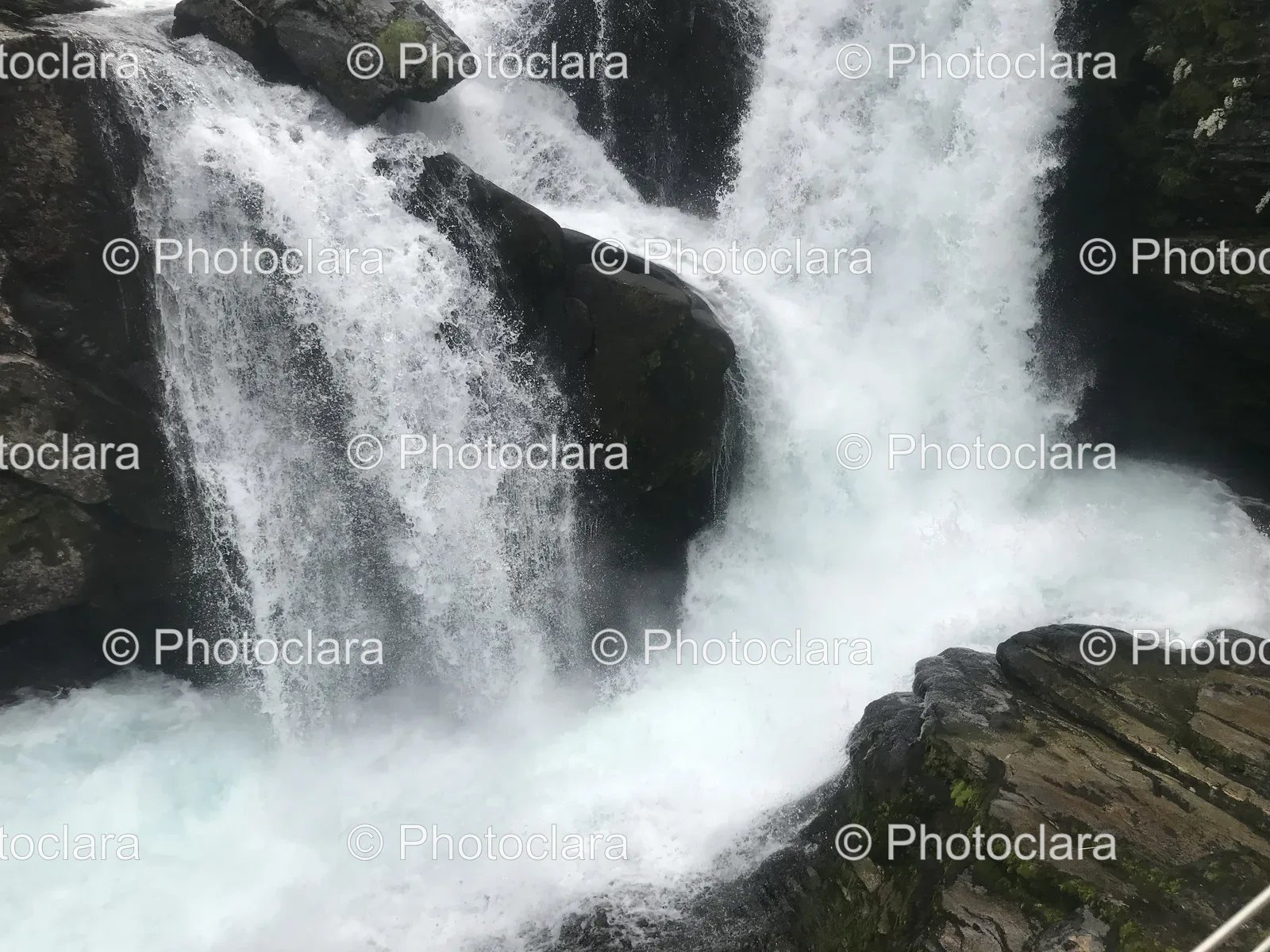 Majestic-Moss-covered-Waterfall.jpg