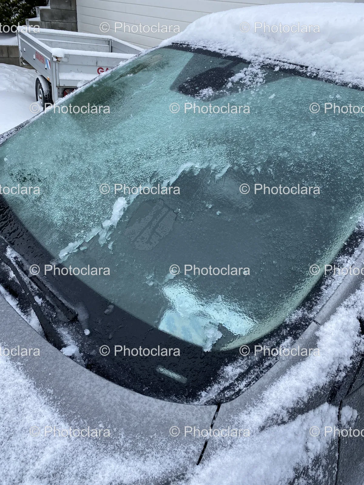 Snow-Covered-Car-in-Winter.jpg