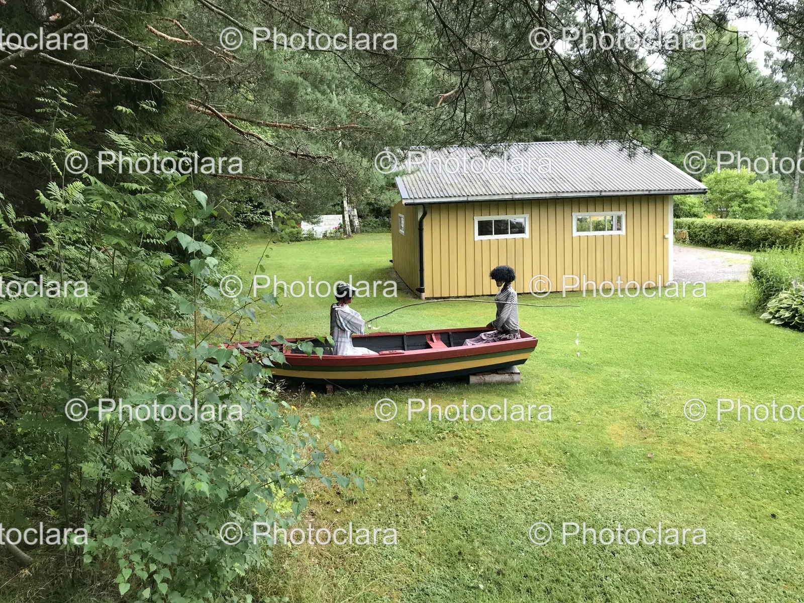 couple-boating-on-grass.jpg