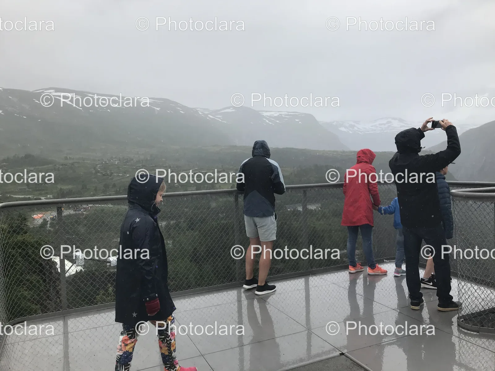 Group-Overlooking-Valley.jpg