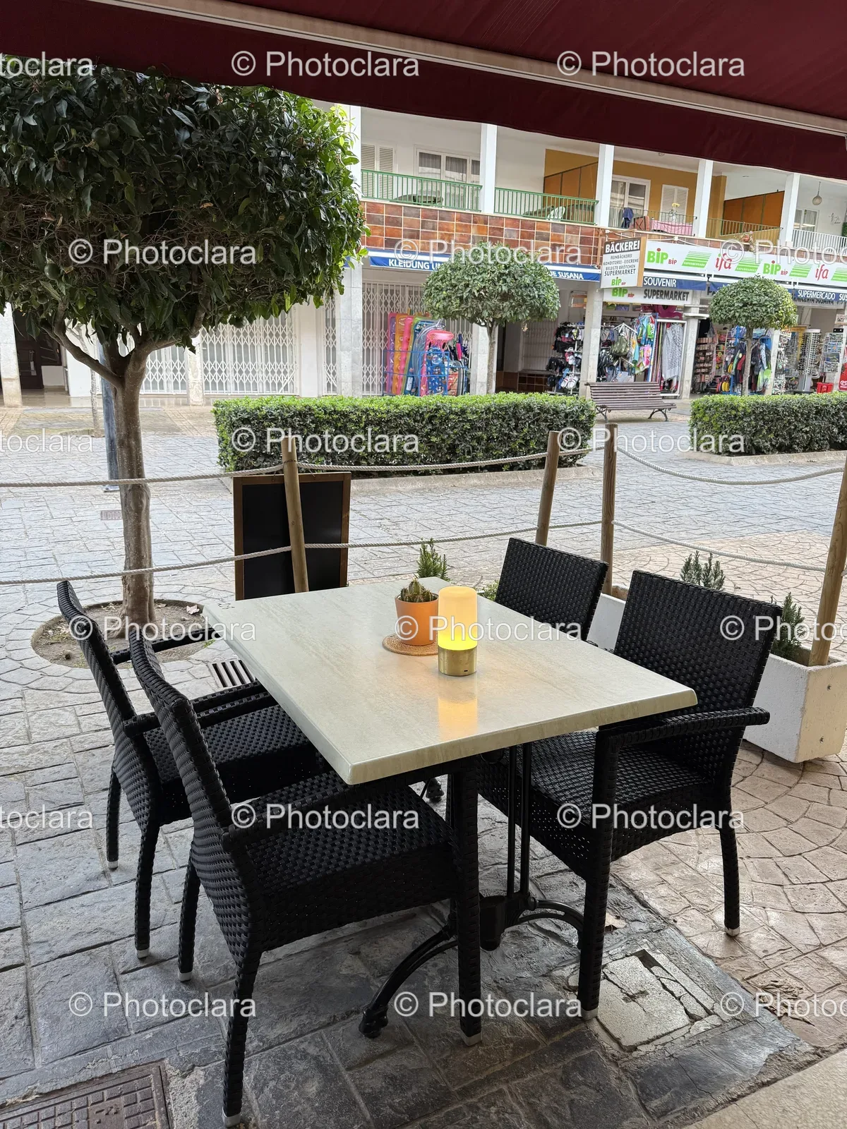 Charming-Outdoor-Seating-at-a-Cafe.jpg