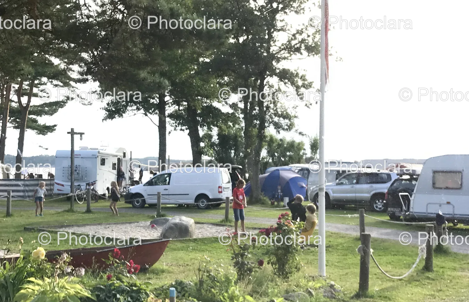 Group-Gathering-in-Park.jpg