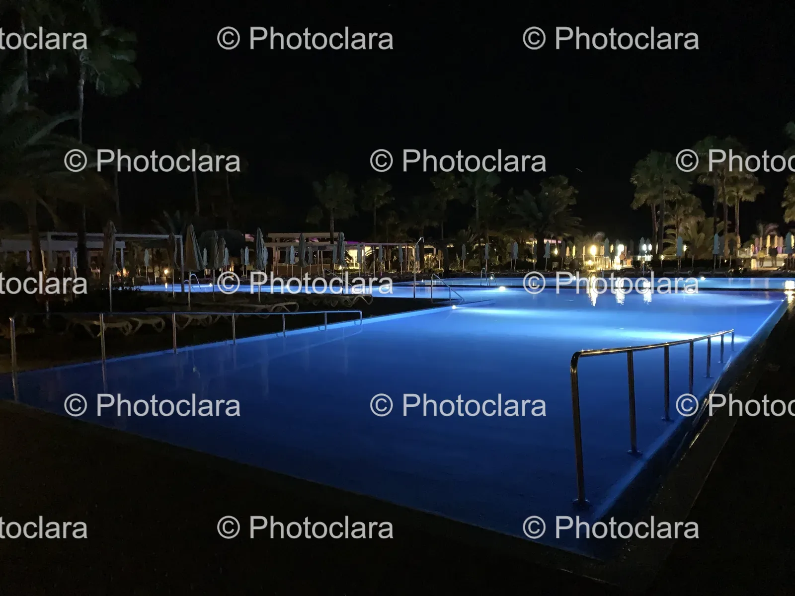 nighttime-pool-ambiance.jpg