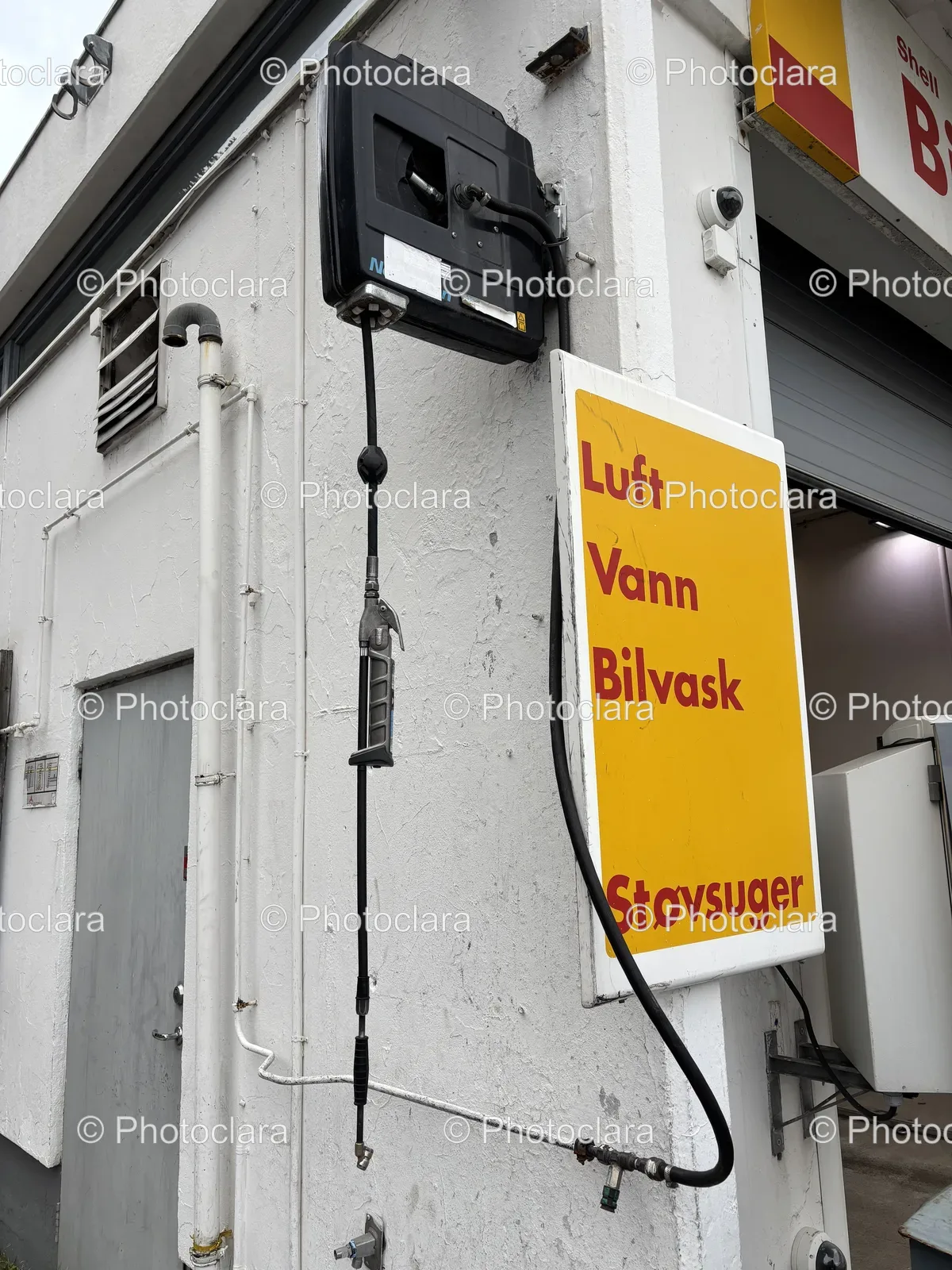 Shell-Gas-Station-Sign-Luft-Vann-Bilvask.jpg