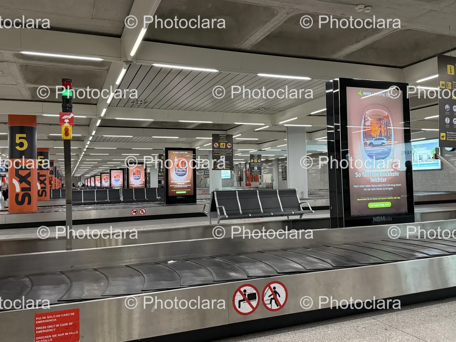 Airport-Luggage-Conveyor-Belt.jpg