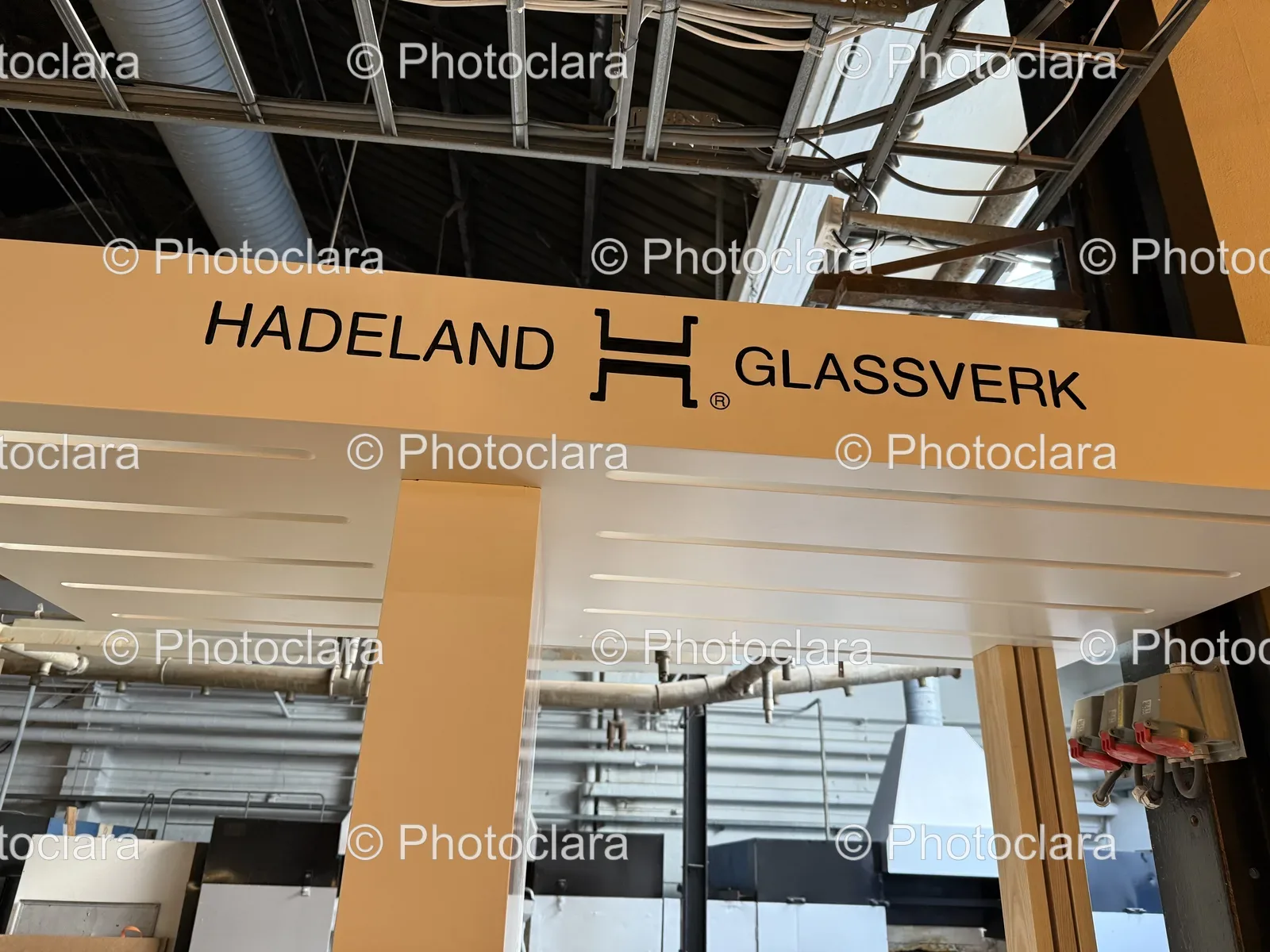 Hadeland-Glassverk-Indoor-Sign.jpg