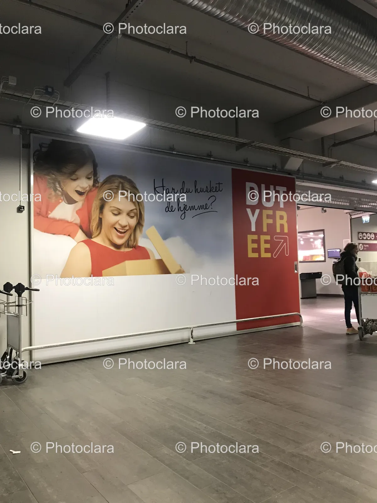 Large-Indoor-Sign-Building.jpg
