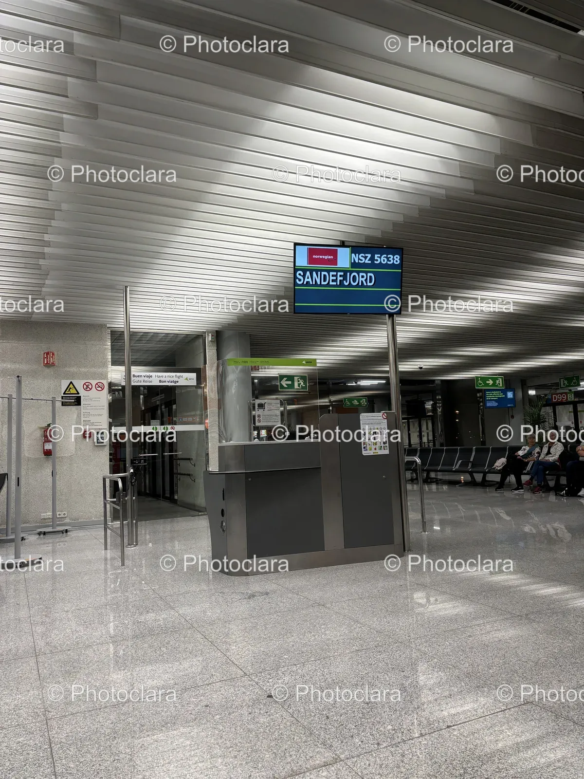 norwegian-travel-sign-sandefjord-airport.jpg