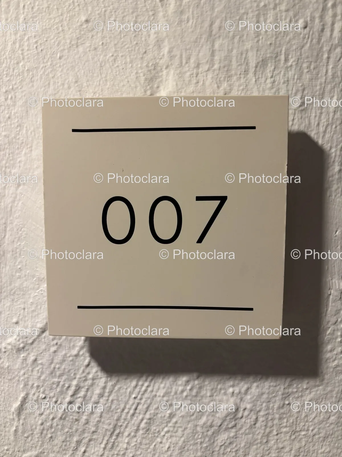White-Sign-Black-Numerals-007.jpg