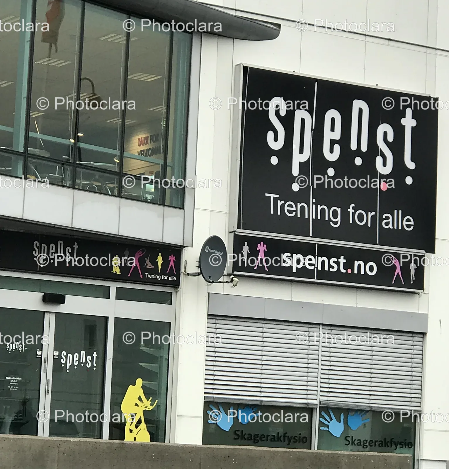 Building-with-Spenst-Sign.jpg