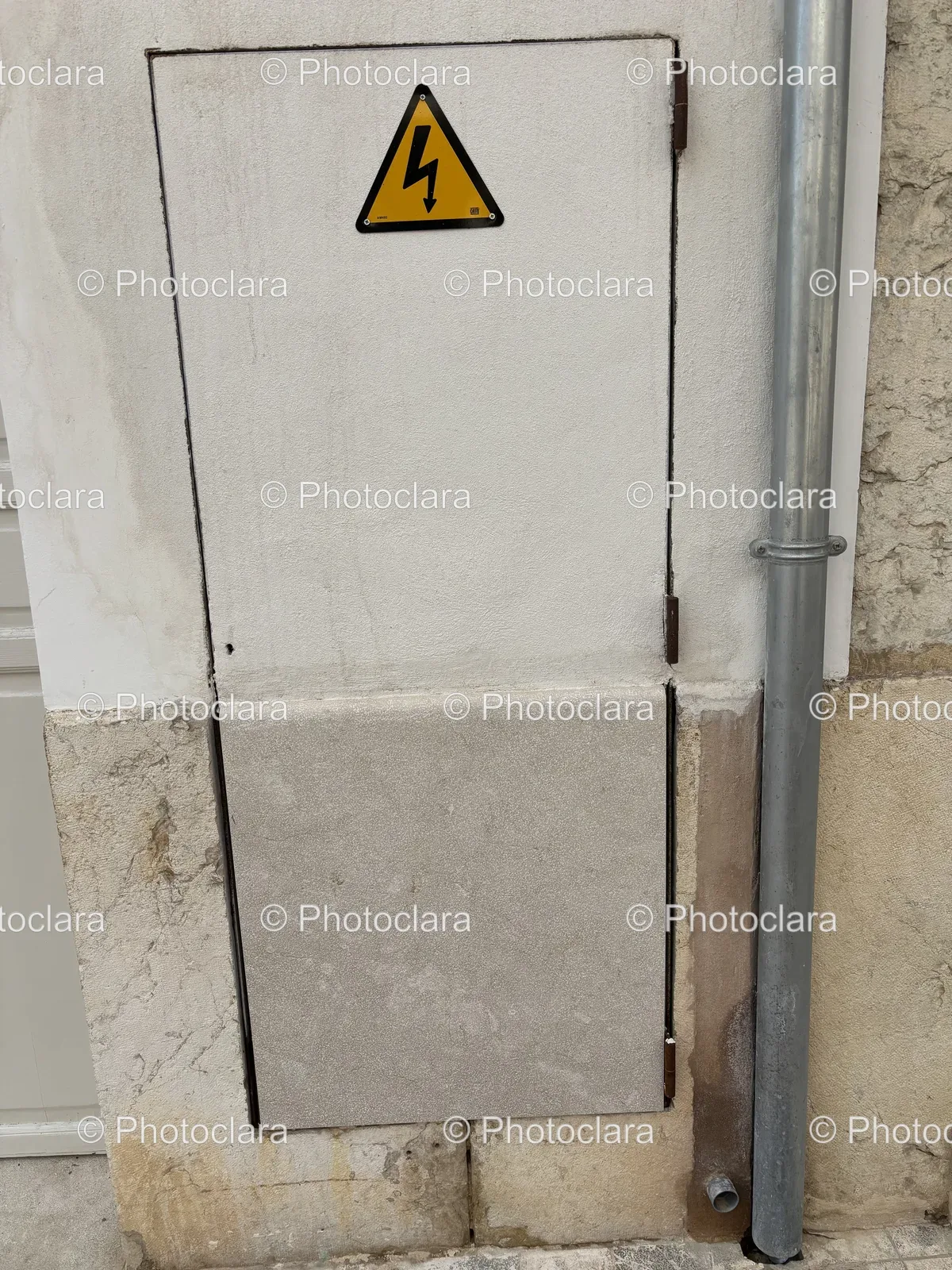 Concrete-Wall-Sign-with-Code.jpg