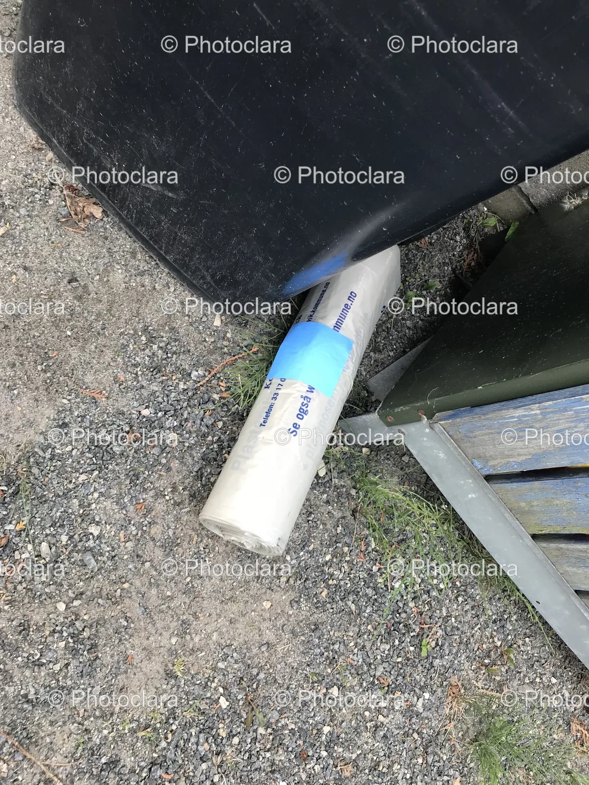 Roll-of-Plastic-Bags-with-Phone-Number-and-URL.jpg