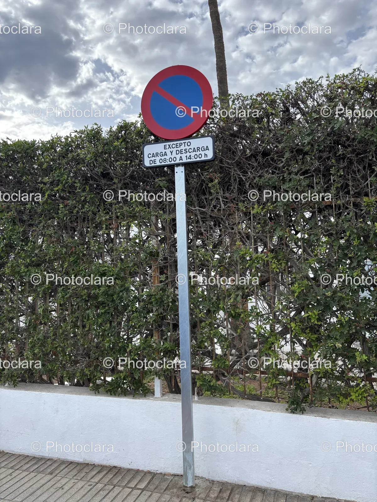 Traffic-Sign-Loading-Unloading.jpg