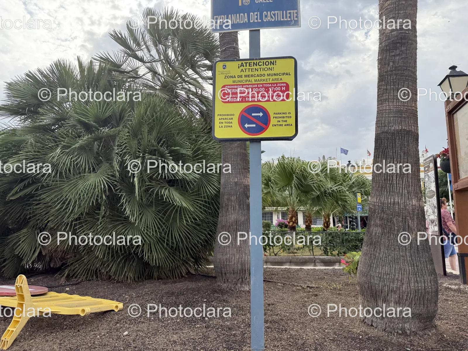 Bilingual-Market-Area-Warning-Sign.jpg