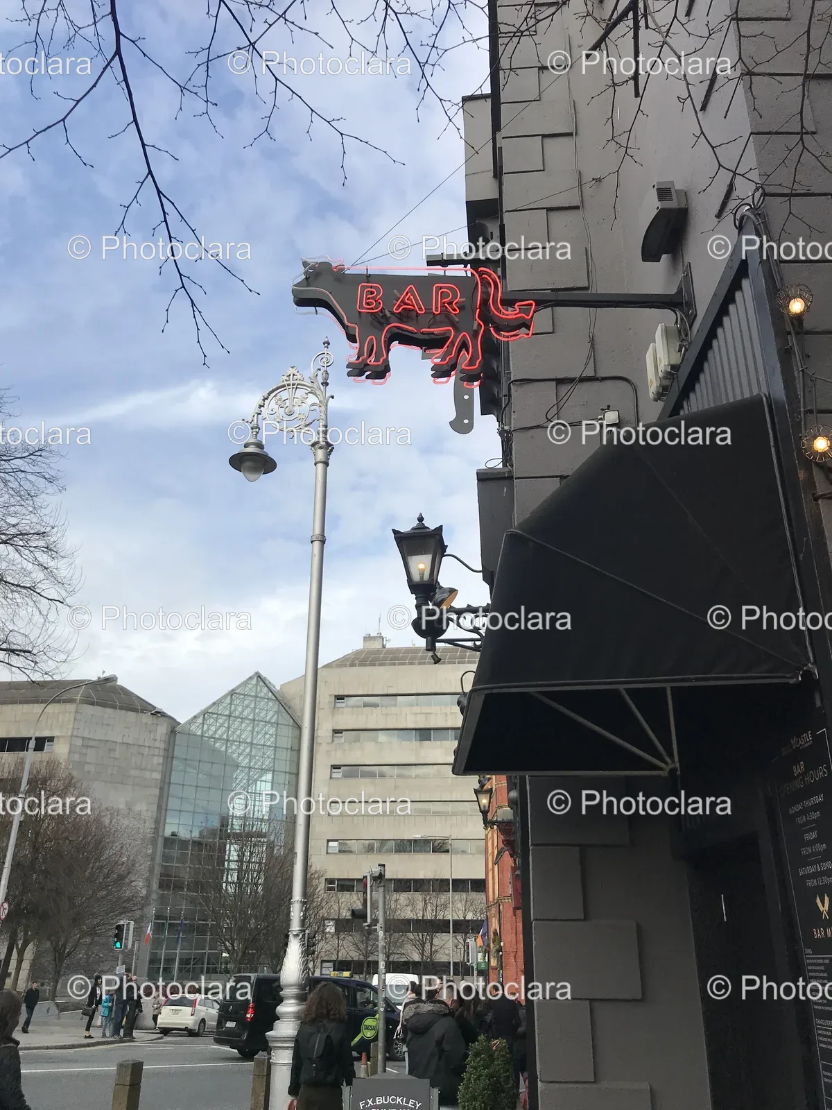 bull-n-castle-bar-sign.jpg