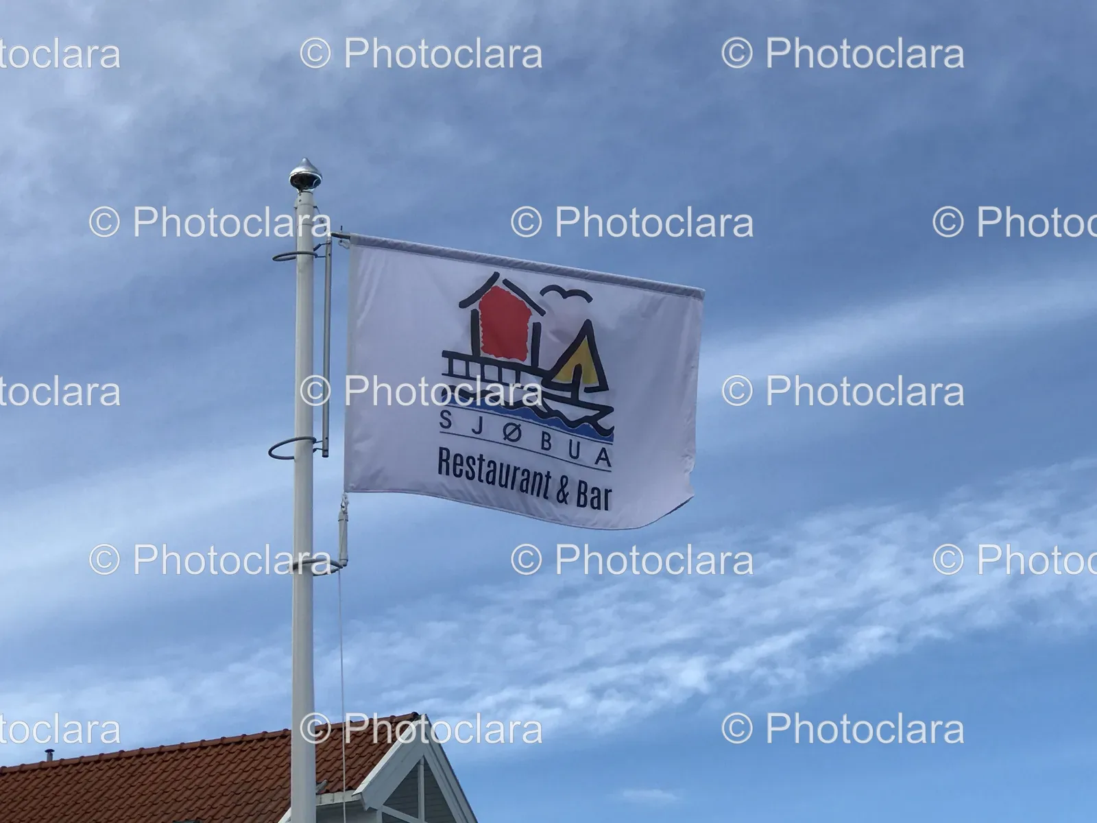 Sjobua-Restaurant-Bar-Sign-with-Flag.jpg