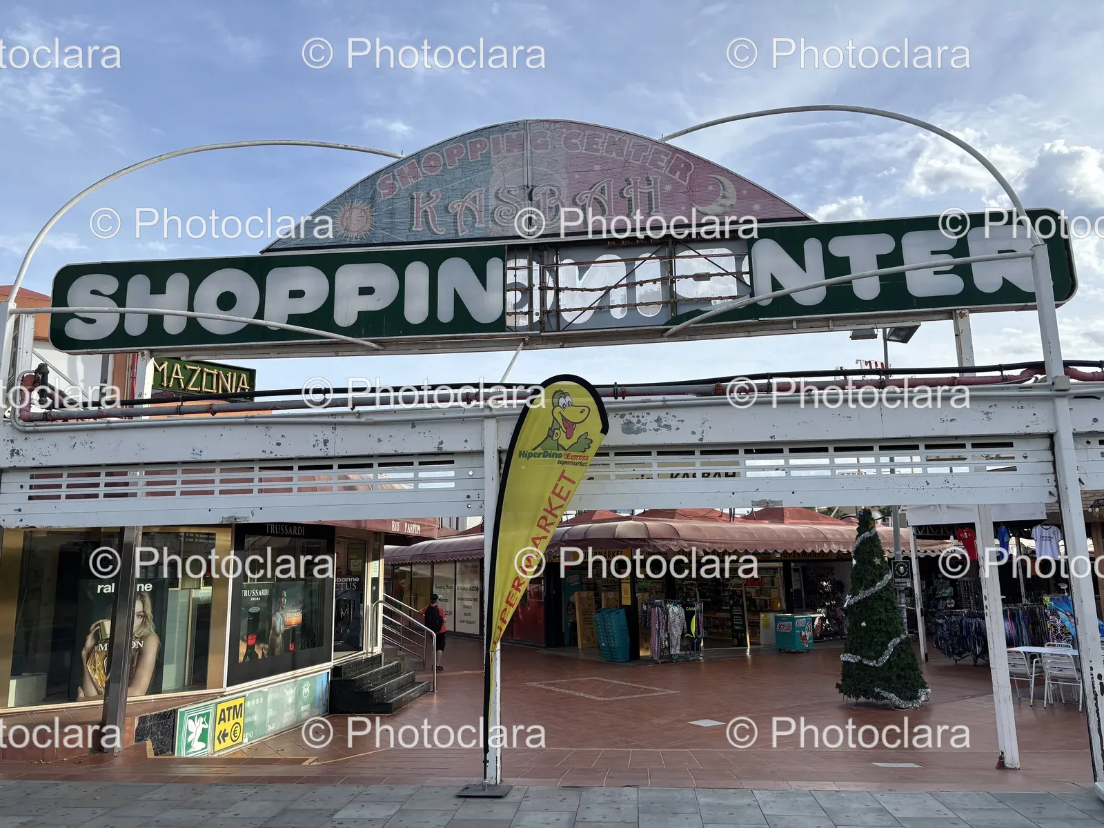 Bustling-Shopping-Street-Signs.jpg