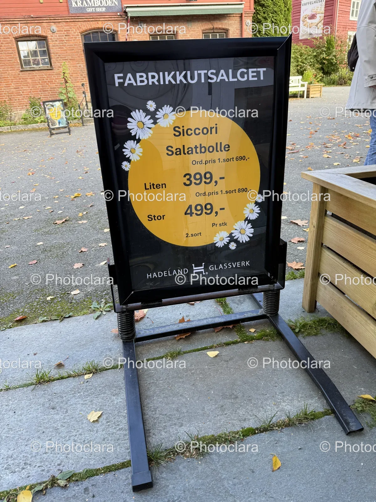 sidewalk-retail-signage.jpg