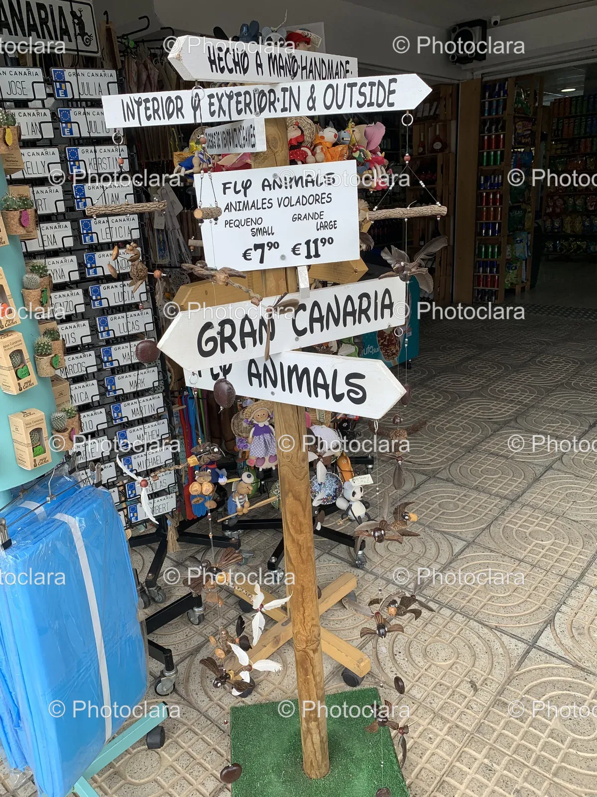 store-signage-retail-environment.jpg