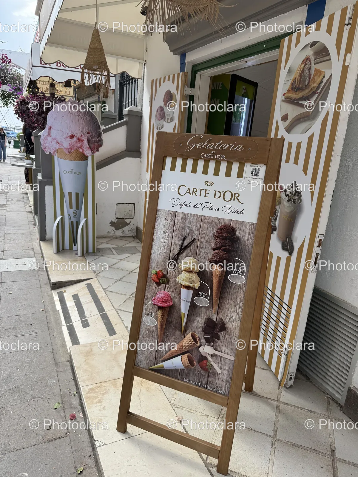 Vibrant-and-Inviting-Gelateria-Sign.jpg