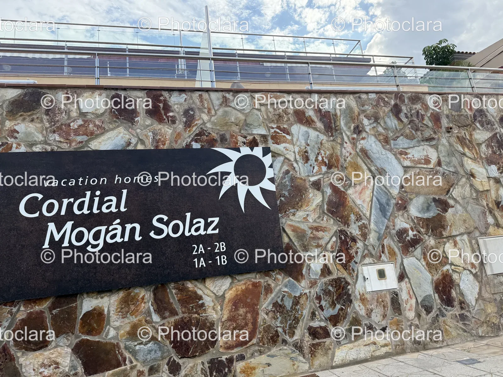 Cordial-Mogan-Solaz-Vacation-Homes-Sign.jpg