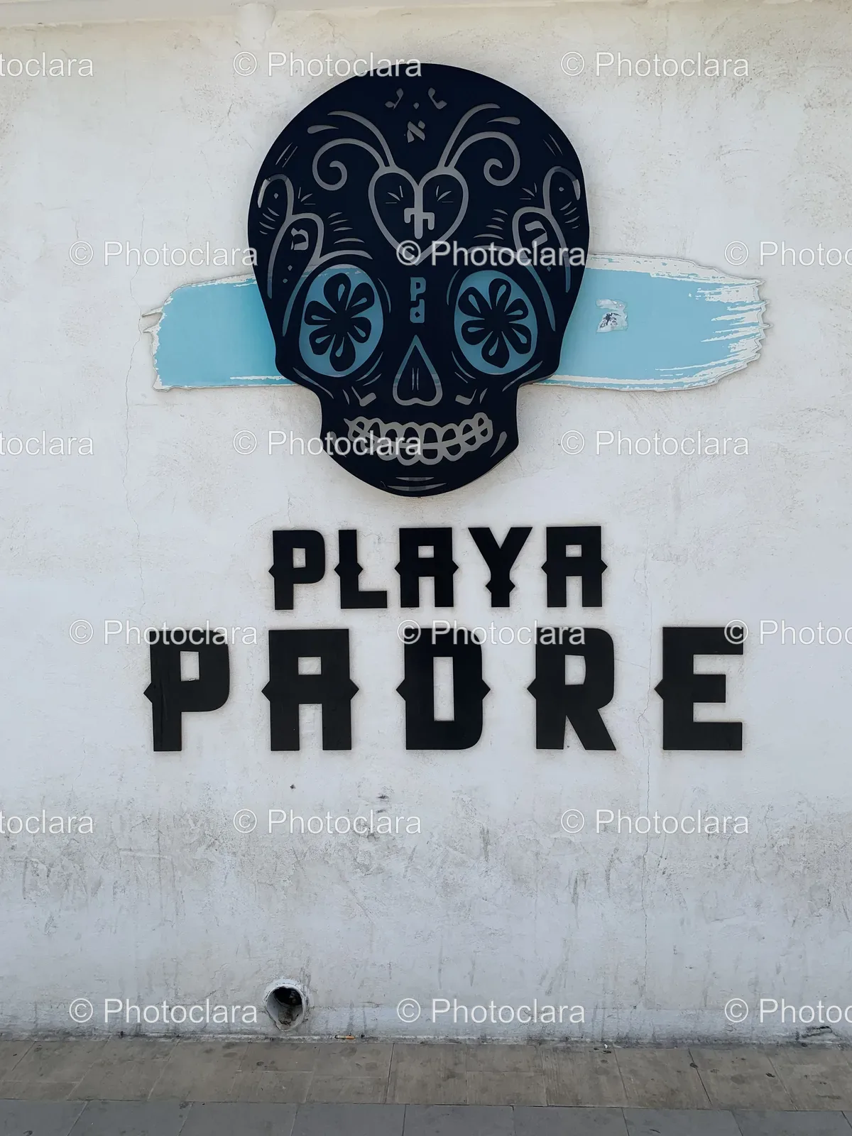 skull-graffiti-playa-padre.jpg