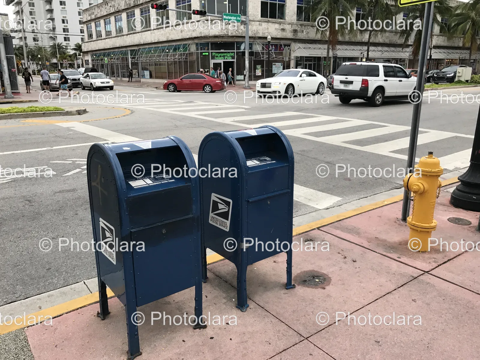 Blue-Mailbox-on-Sidewalk-Washington-Avenue.jpg