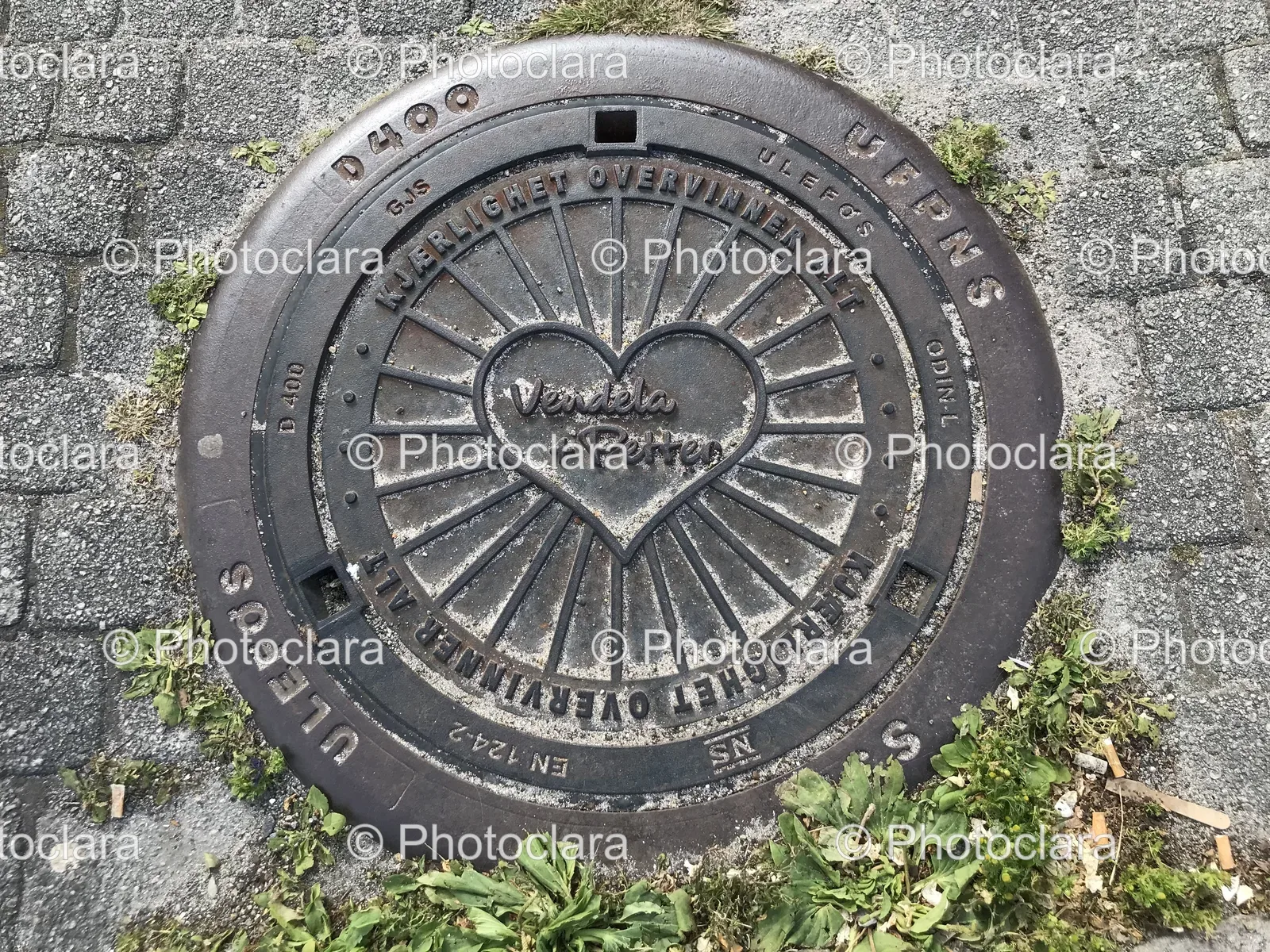 Heart-Design-Manhole-Cover.jpg