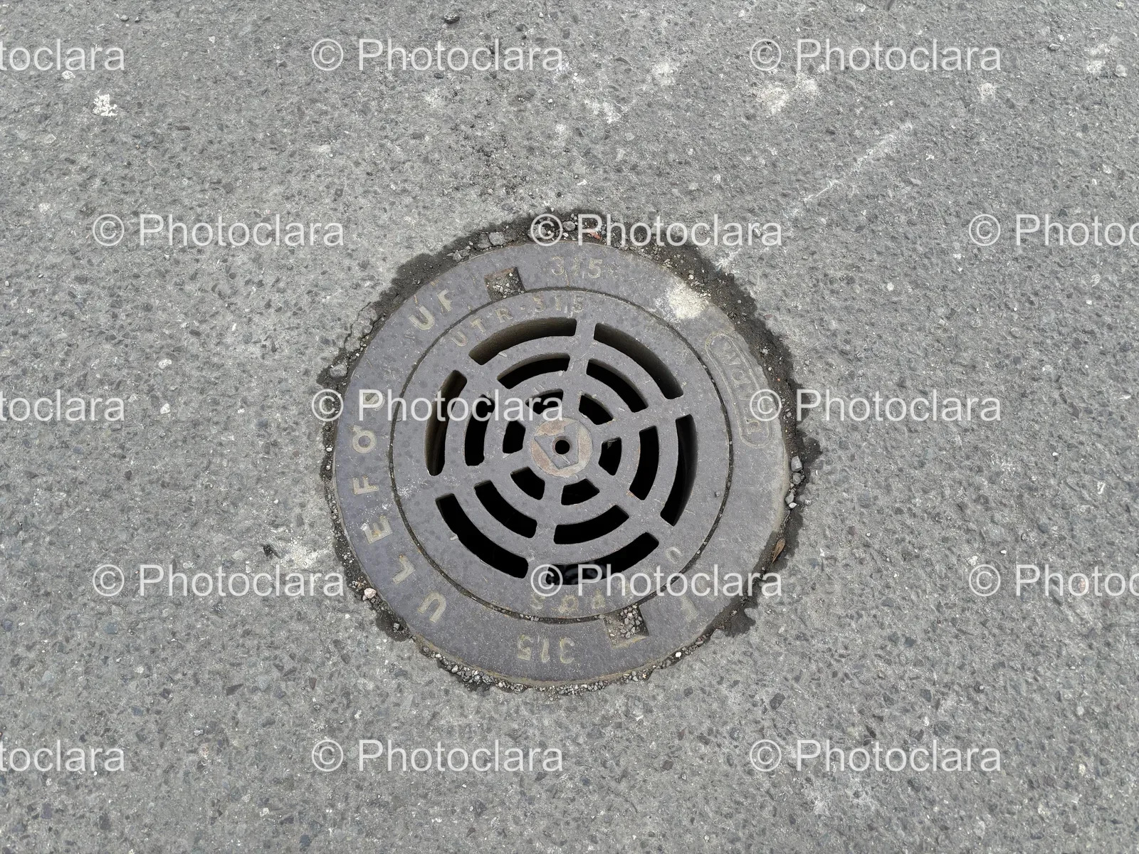 Intriguing-Street-Drain-with-Ulefos-Manhole-Cover.jpg
