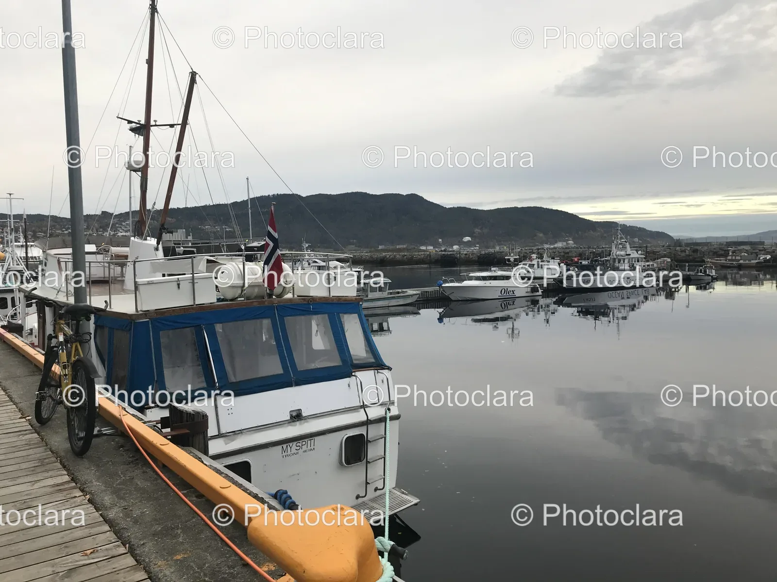 Boat-on-the-Water.jpg